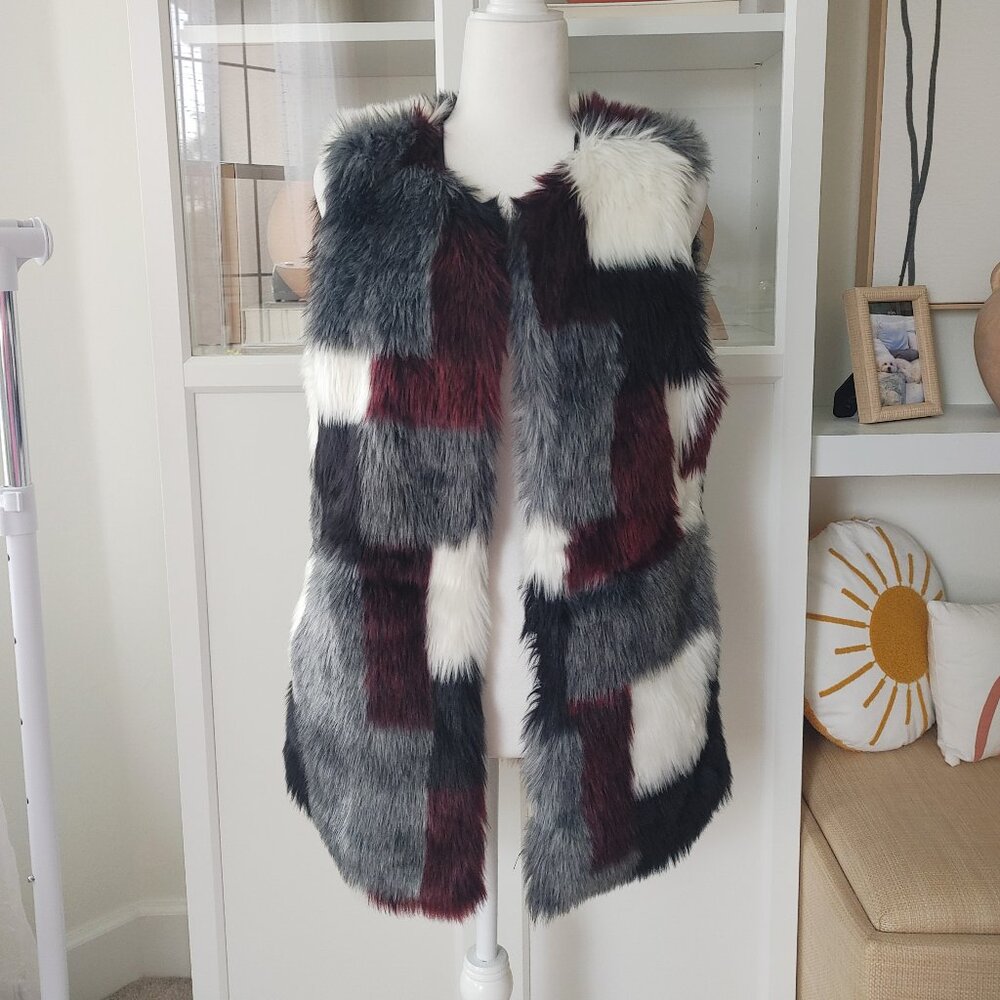 C&C California Faux Fur Sleeveless Vest - Medium
